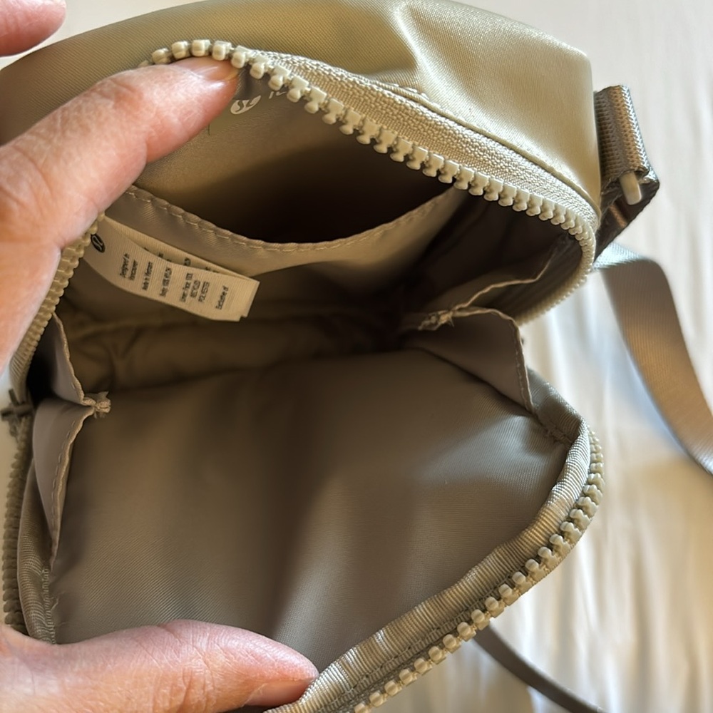 LULULEMON BEIGE CROSSBODY BAG - Picture 4 of 5
